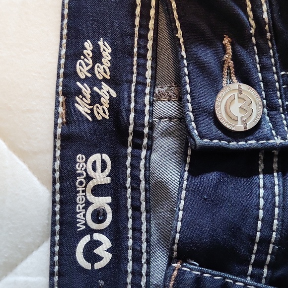 Ladies Jean's - Picture 3 of 6